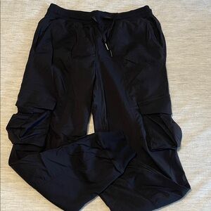 Lululemon Athletica Dance Studio Mid Rise 7/8th joggers